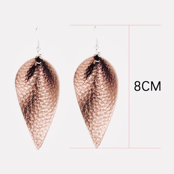✨GOLD LEATHER LEAF SHAPED FISHHOOK EARRINGS✨DROP - Picture 3 of 4